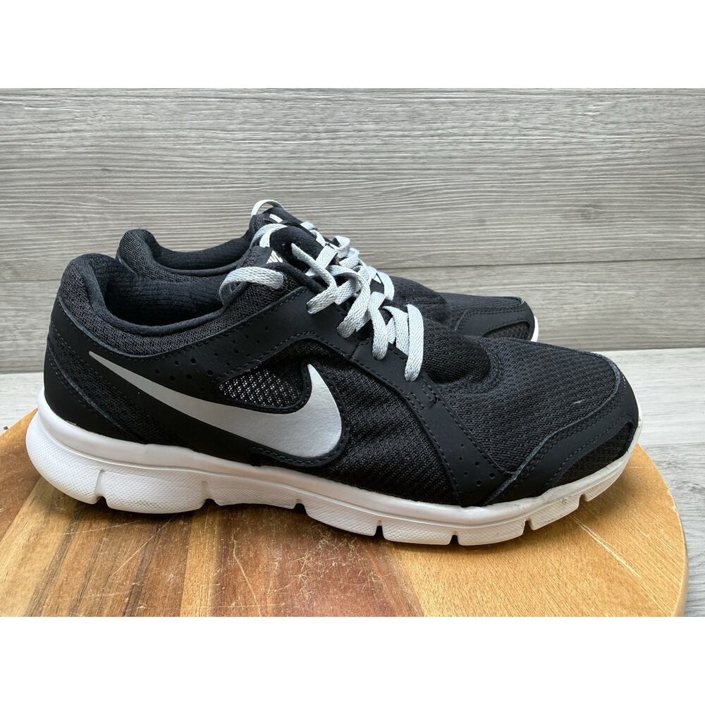 Nike Flex experience RN 2 Black White Womens 8.5